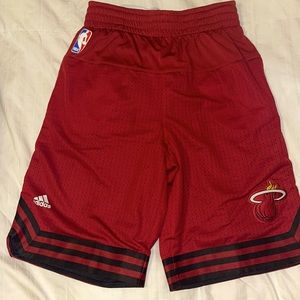MIAMI HEAT NBA AUTHENTIC BASKETBALL TRUCKS.   YTH SZ M (10-12). New no Tags